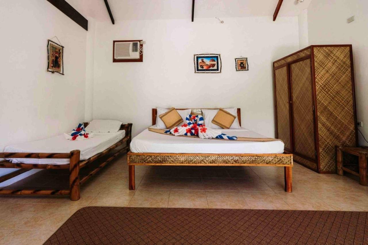 Romantic Beach Villas General Luna  Esterno foto